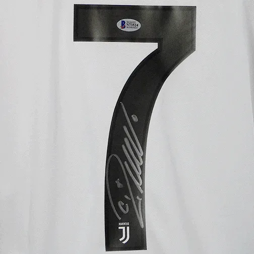 Cristiano Ronaldo Signed Pro Juventus White Soccer Jersey (Beckett)