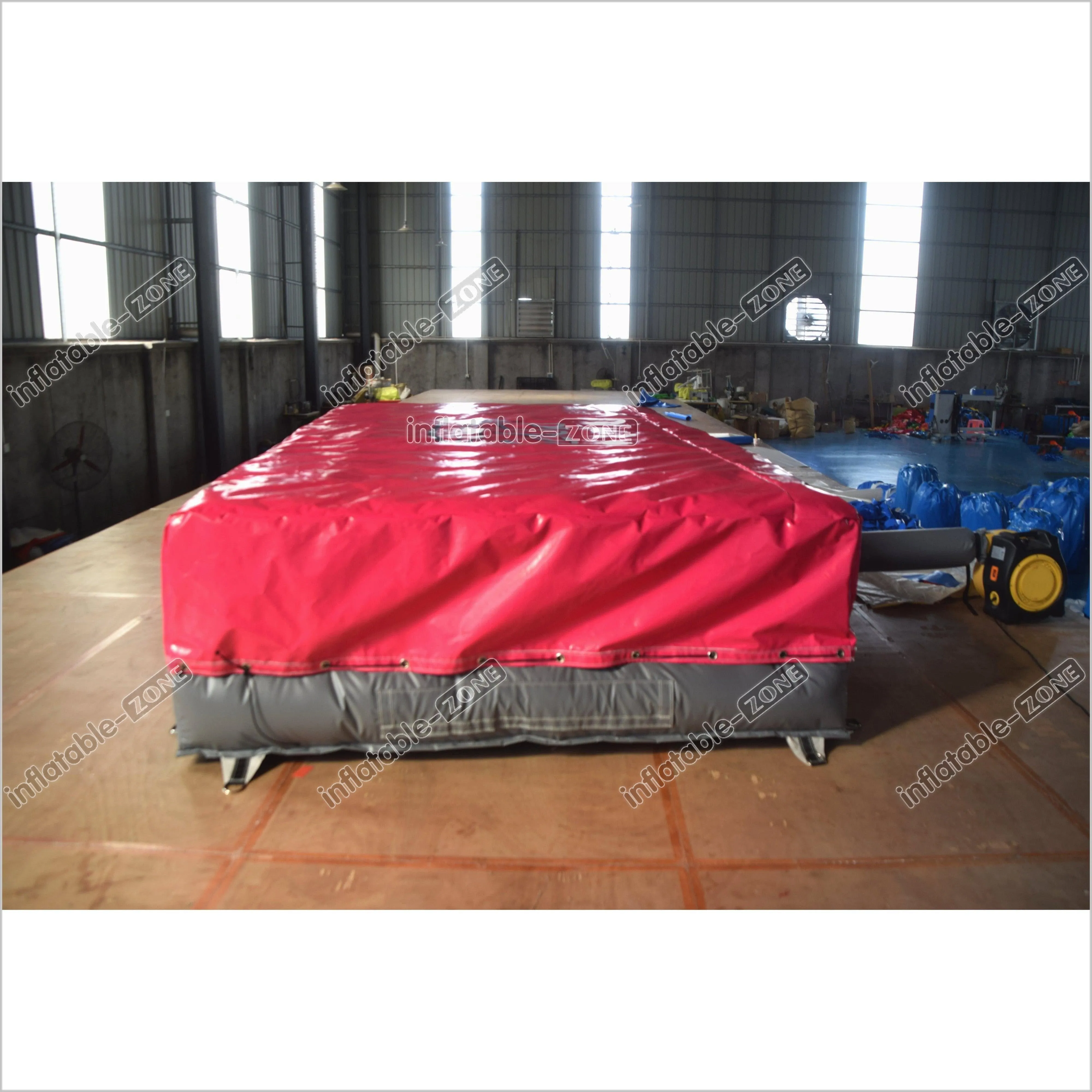 Indoor Trampoline Park Inflatable Foam Pit Air Bag Sealed Top Cover Inflatable Jump Stunt Airbag With Pillars