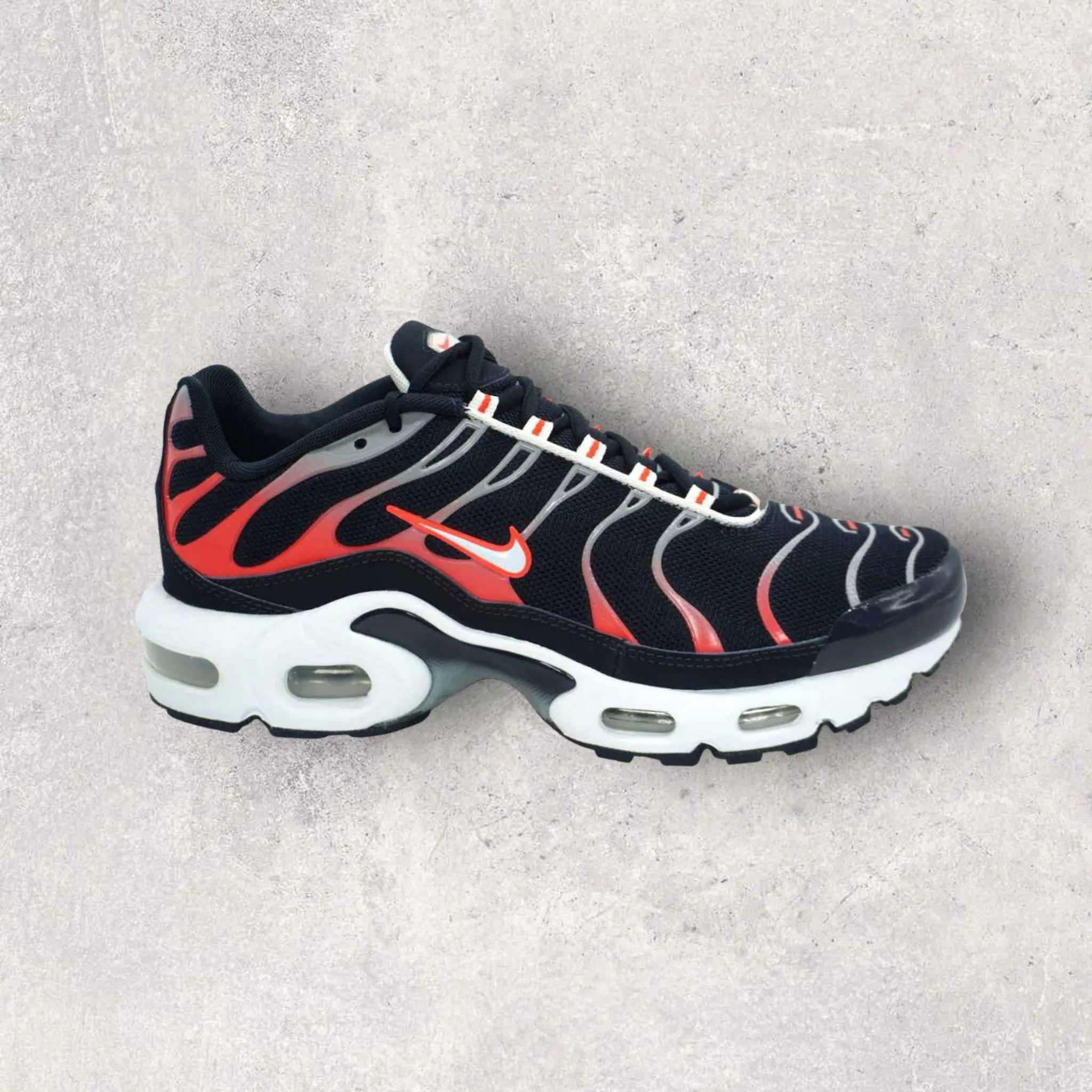 NIKE AIR MAX PLUS - DARK OBSIDIAN